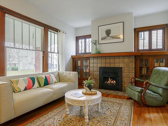 5th image of 58 E Como Ave