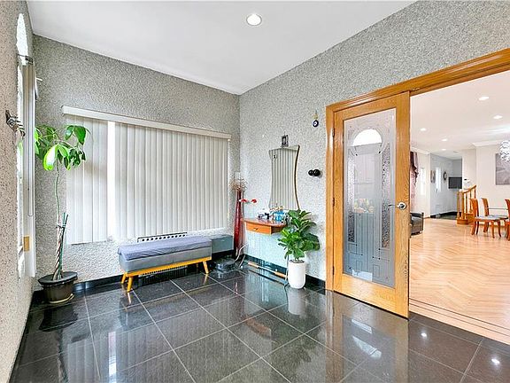 5th image of 2029 82nd St