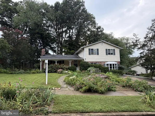 5238 Pommeroy Dr, Fairfax, VA 22032