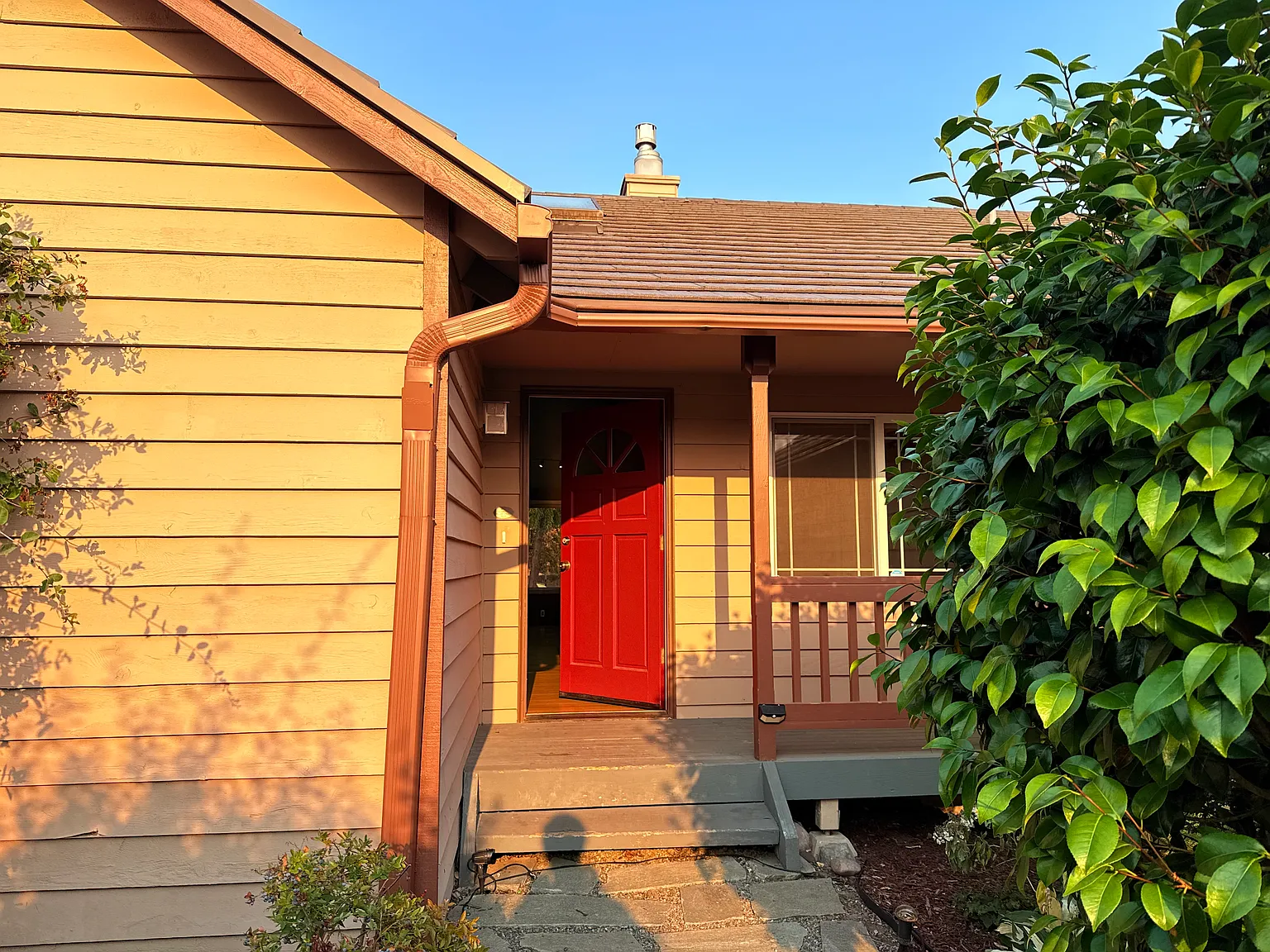 3 bed, 1592 sqft, $3,500 — Photo 2