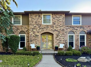 1675 Kilburn Rd N, Rochester Hills, MI 48306