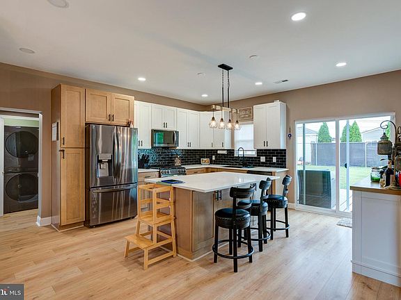 4th image of 57 Evergreen Ln