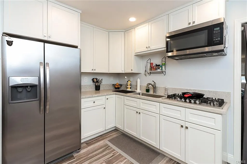1 bed, 400 sqft, $1,750 — Photo 4