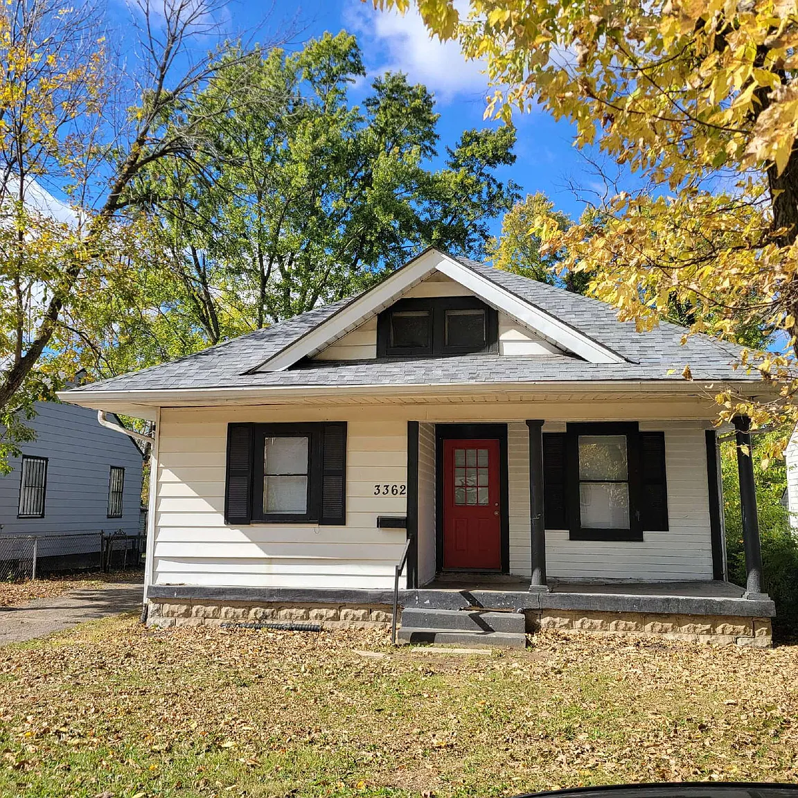 3362 N Chester Ave photo 1