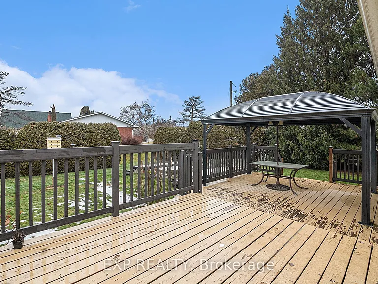 2 Castlebeau St — Photo 24
