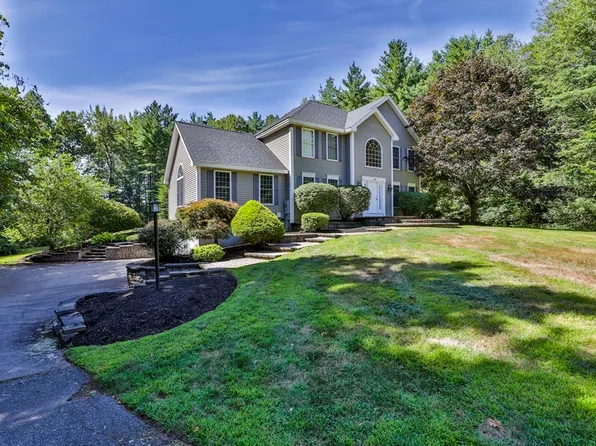 3 Hamilton Ln, Salem, NH 03079