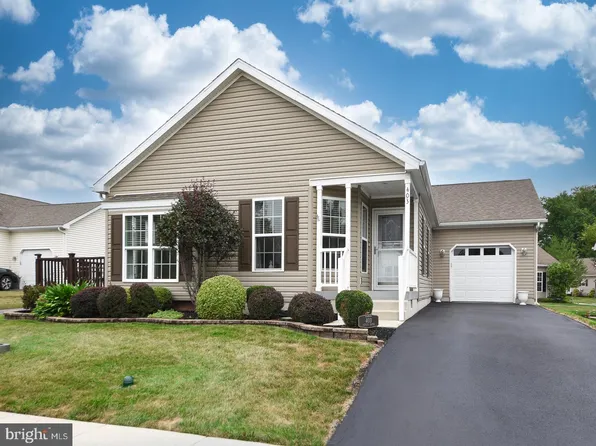 403 Azalea Dr, Blue Bell, PA 19422