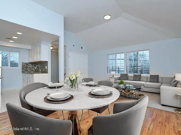 3 bed, $3,777 — Photo 3