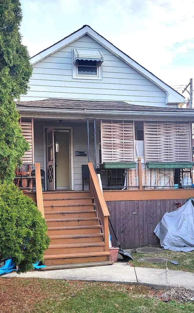 7339 W Irving Park Rd photo 1