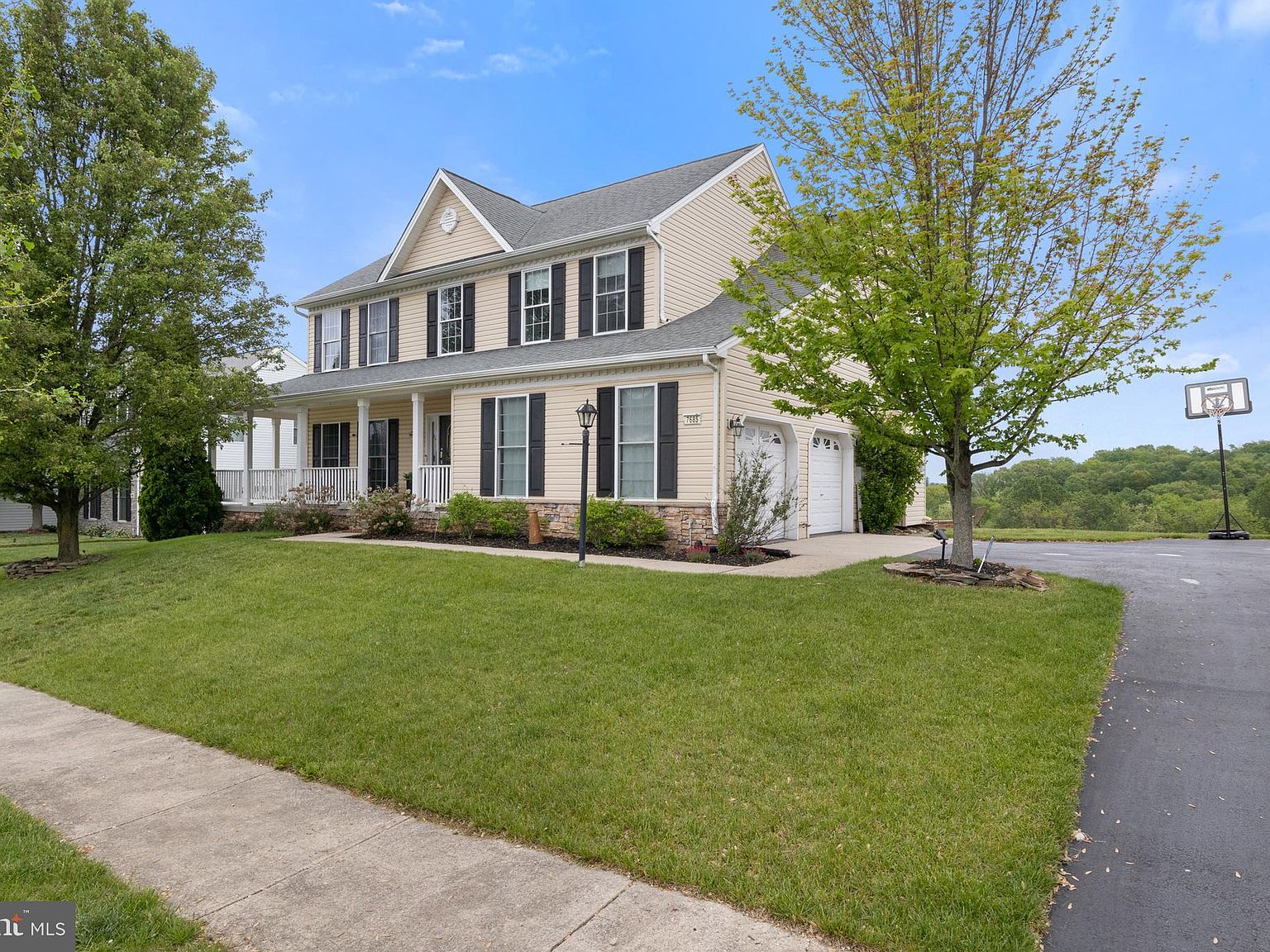 7685 Grand Lake Dr, Seven Valleys, PA 17360 | Zillow