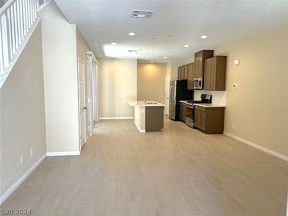 5th image of 4566 Queens Hill St