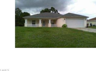 905 Hillcrest Ave, Lehigh Acres, FL 33974