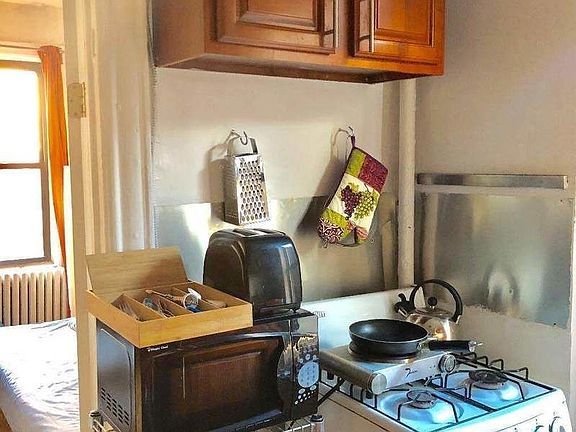 5th image of 174 S 4th St #12