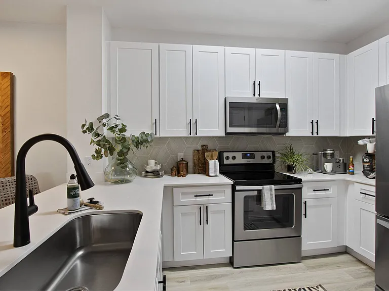 1000 West, Charleston, SC, Kitchen