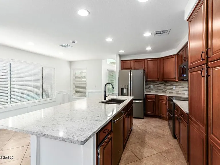 7217 W Crest Ln — Photo 15