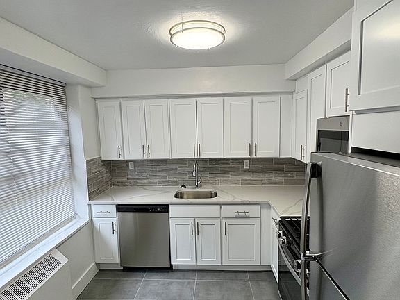 3rd image of 67-10 190th Ln #C
