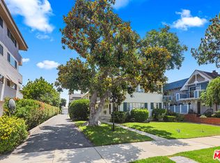 422 S Los Robles Ave, Pasadena, CA 91101