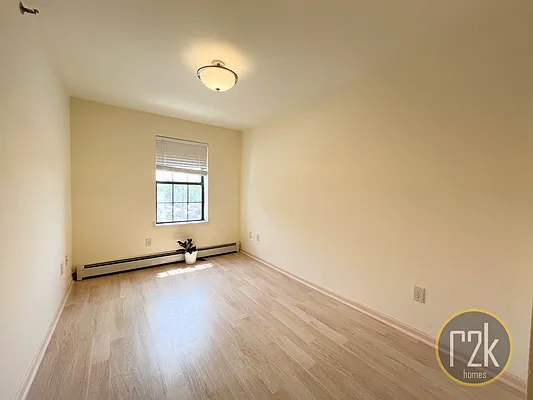 Rented by Realty 2000 Corp | media 11