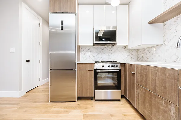 Rented by Nooklyn NYC LLC | media 21