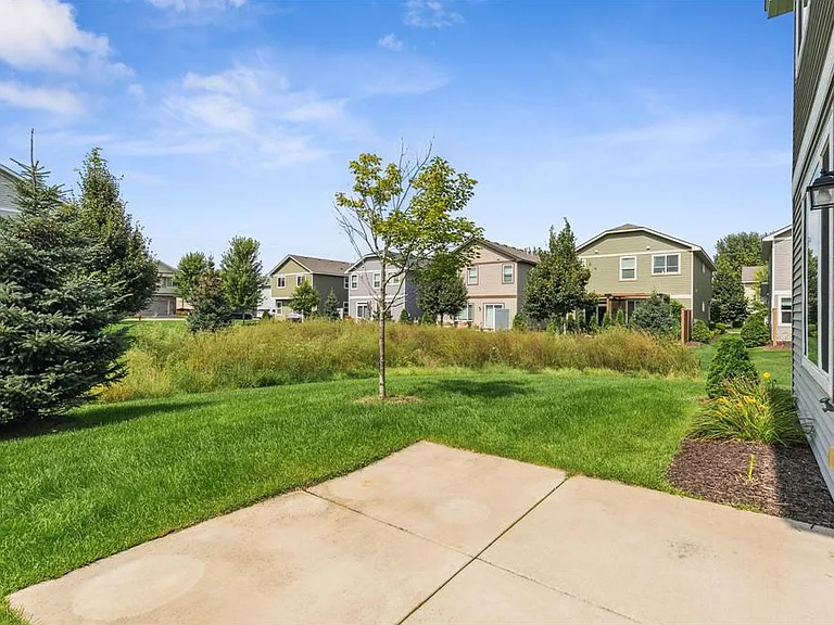 12420 Bataan St NE — Photo 29