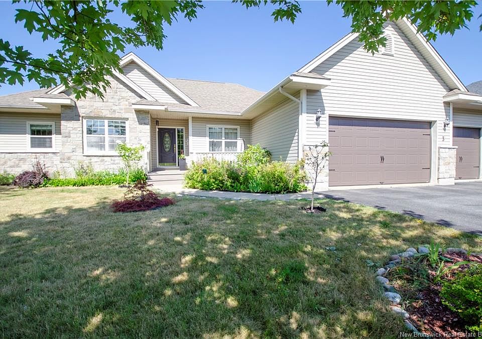 1st image of 3 Pioneer Ave