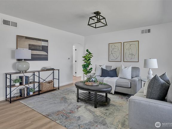 4th image of 2516 S 70th Street
