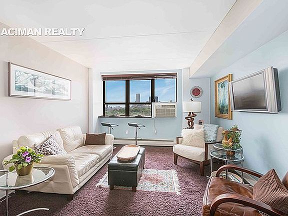 5th image of 301 W 110th St APT 17H