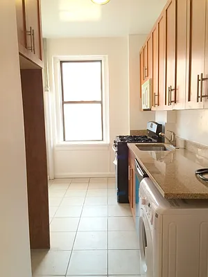 Rented by Uptown Flats LLC | media 9