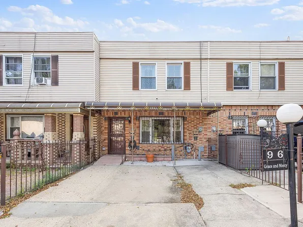 96 Herzl St #1FAM, Brooklyn, NY 11212