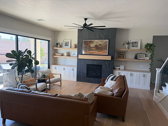 2nd image of 2919 S Alpine Ln