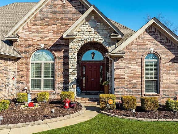 4th image of 303 Corondelet Ln