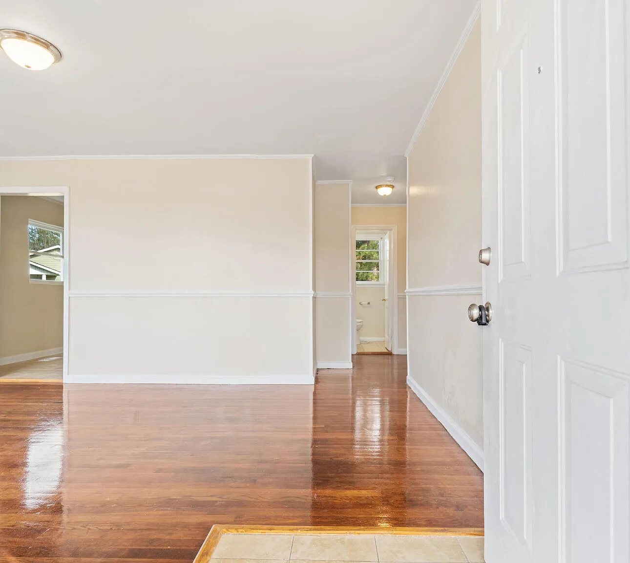2 bed, 1.0 bath, 820 sqft, $995 — Photo 2