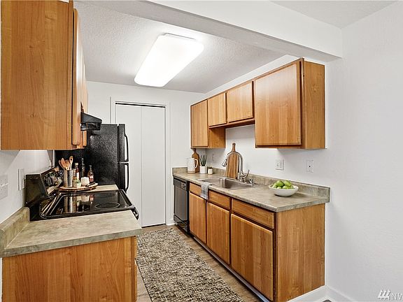 3rd image of 16817 Larch Way Unit F103