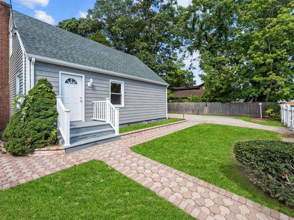 33 Wagner Avenue, Roosevelt, NY 11575