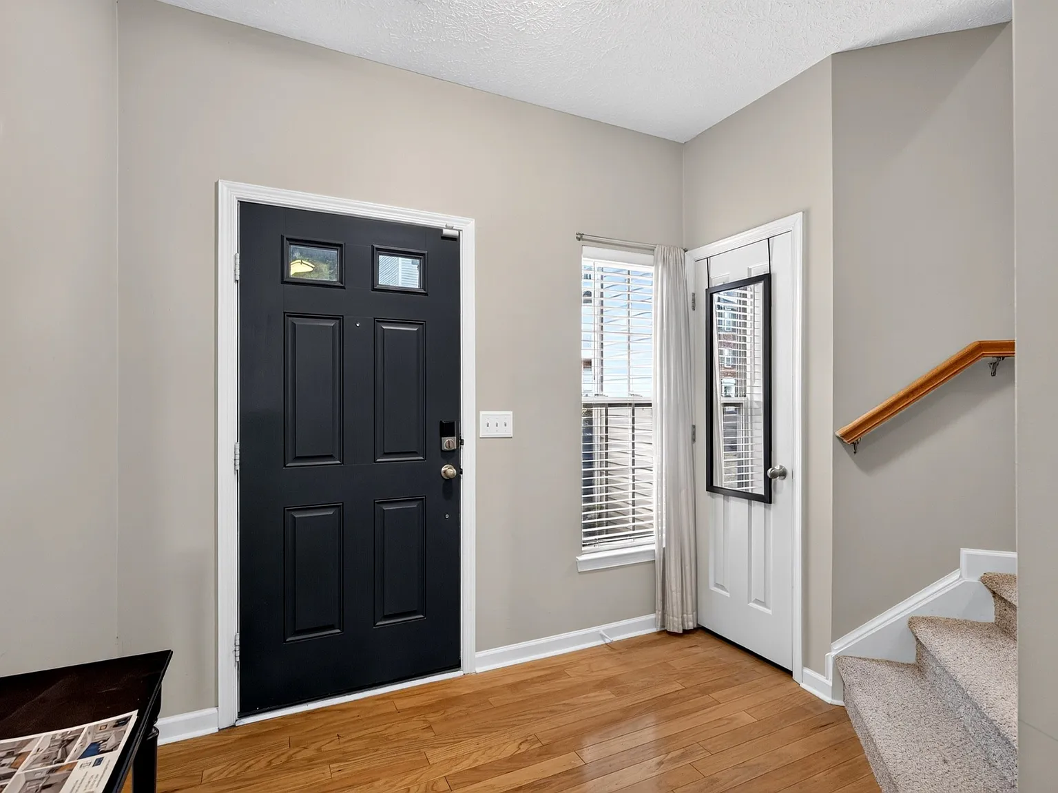 3 bed, 2.5 bath, 1424 sqft, $2,600 — Photo 4