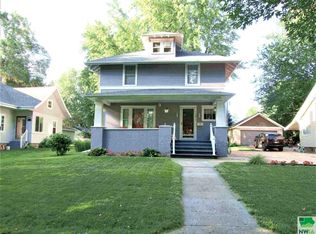 1106 8th St, Sheldon, IA 51201