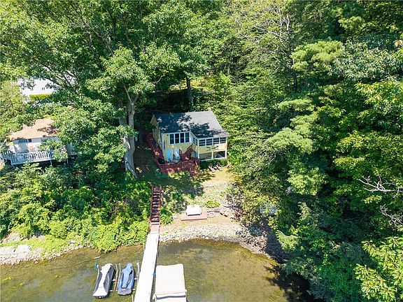 3rd image of 72 Antlers Inn Rd