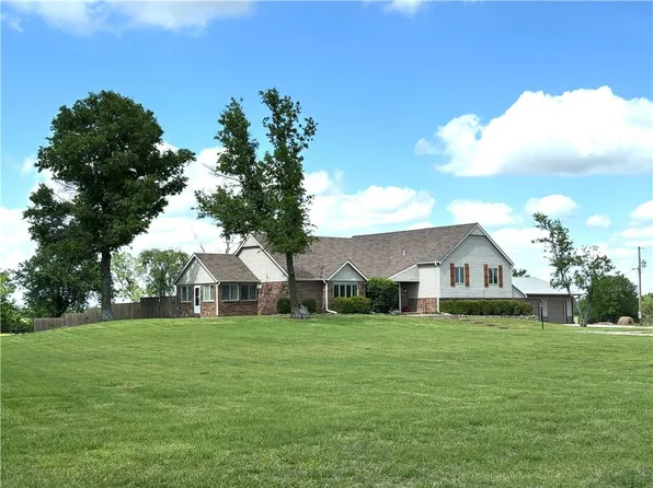 1358 26000th Rd, Parsons, KS 67357