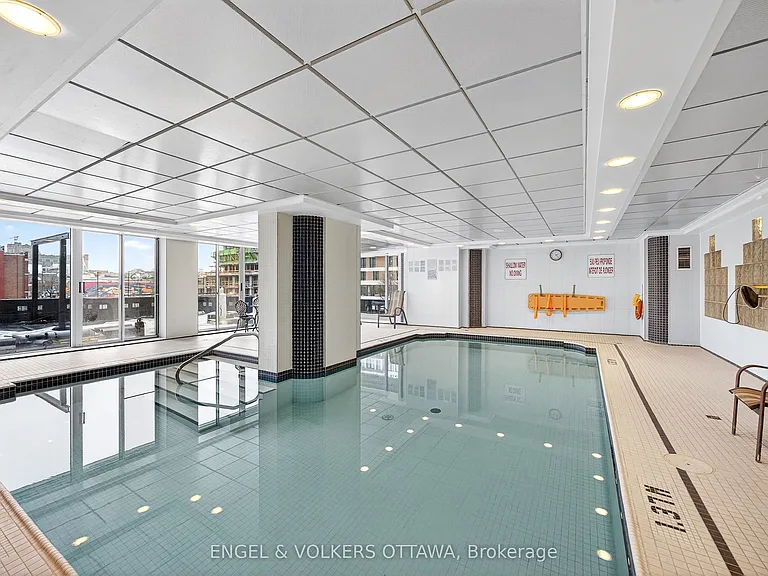 160 George St #2404 — Photo 42