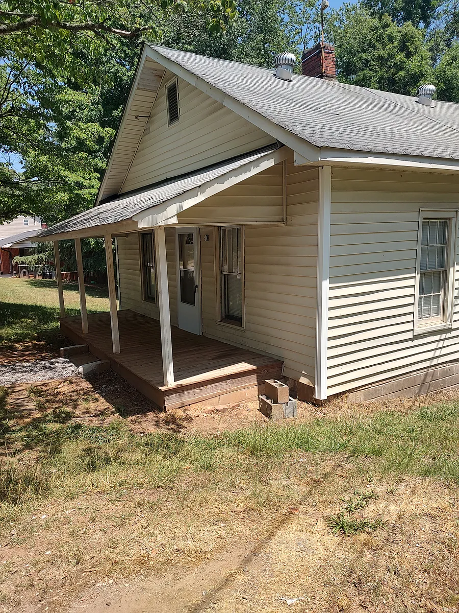 Building Photo - 242 N Lackey St