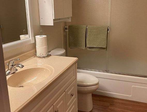3rd image of 225 E Encore Dr