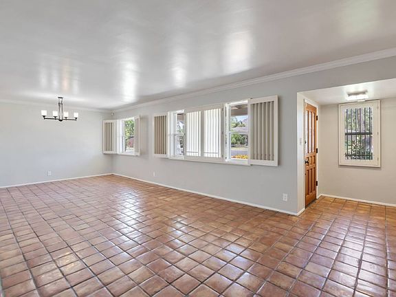 3rd image of 6035 E Calle Del Paisano