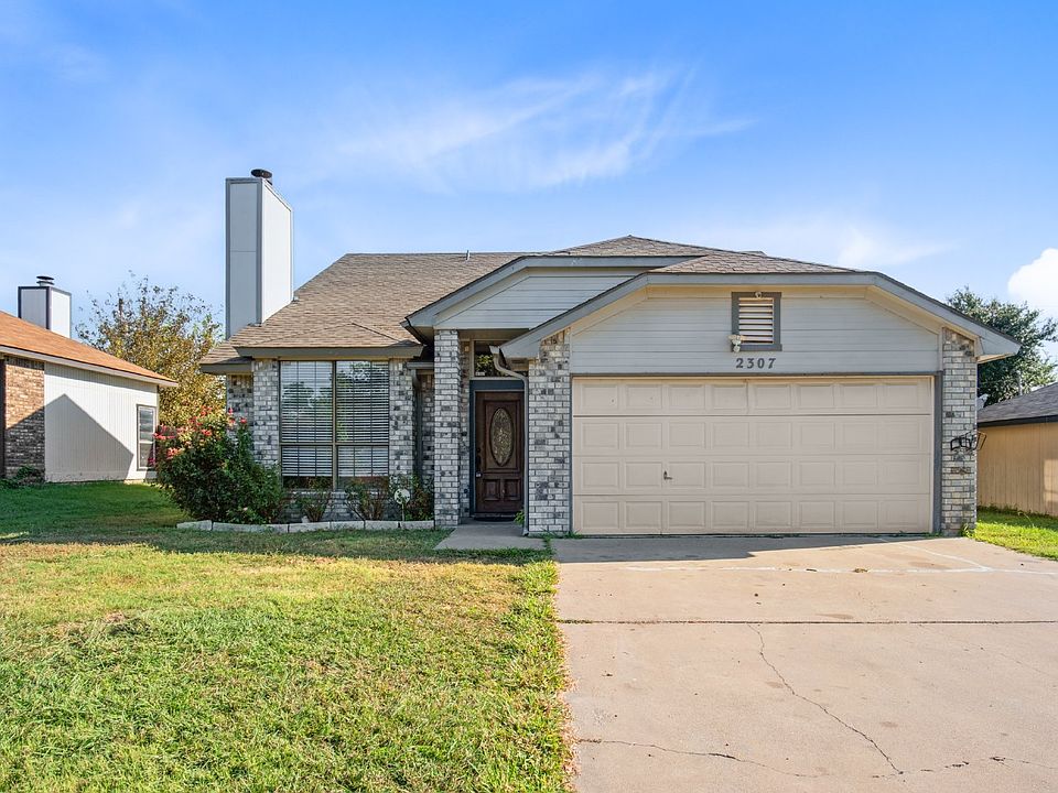 1st image of 2307 Woodlands Dr