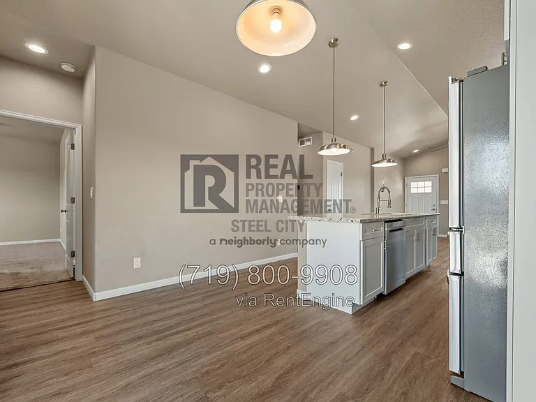 3002 W 22nd St — Photo 10