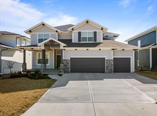 8017 W 166th Pl, Stilwell, KS 66085