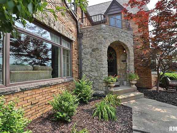 3rd image of 103 W Stratford Dr