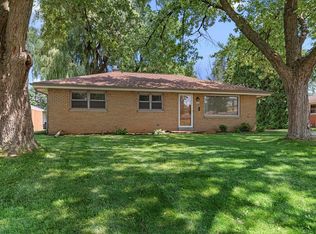 4582 S 62nd St, Greenfield, WI 53220