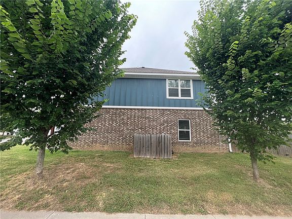 3rd image of 1381 N Sicily Ln
