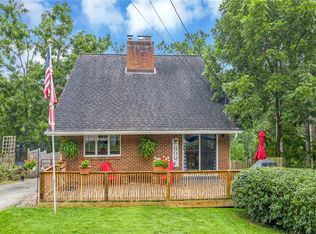 108 Rockwell Dr, Jeannette, PA 15644