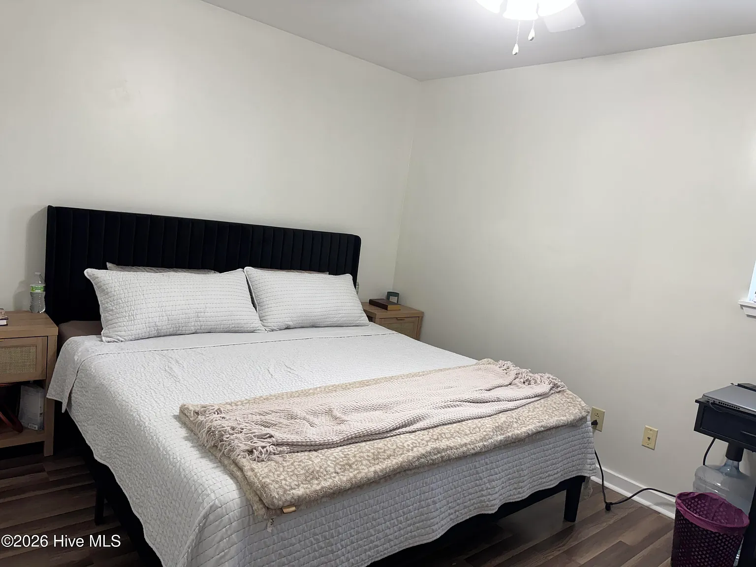 2 bed, 1.0 bath, 1074 sqft, $1,555 — Photo 3